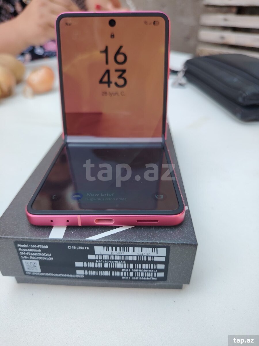 Samsung Galaxy Z Flip 7 Coral Red 256GB/12GB (5)