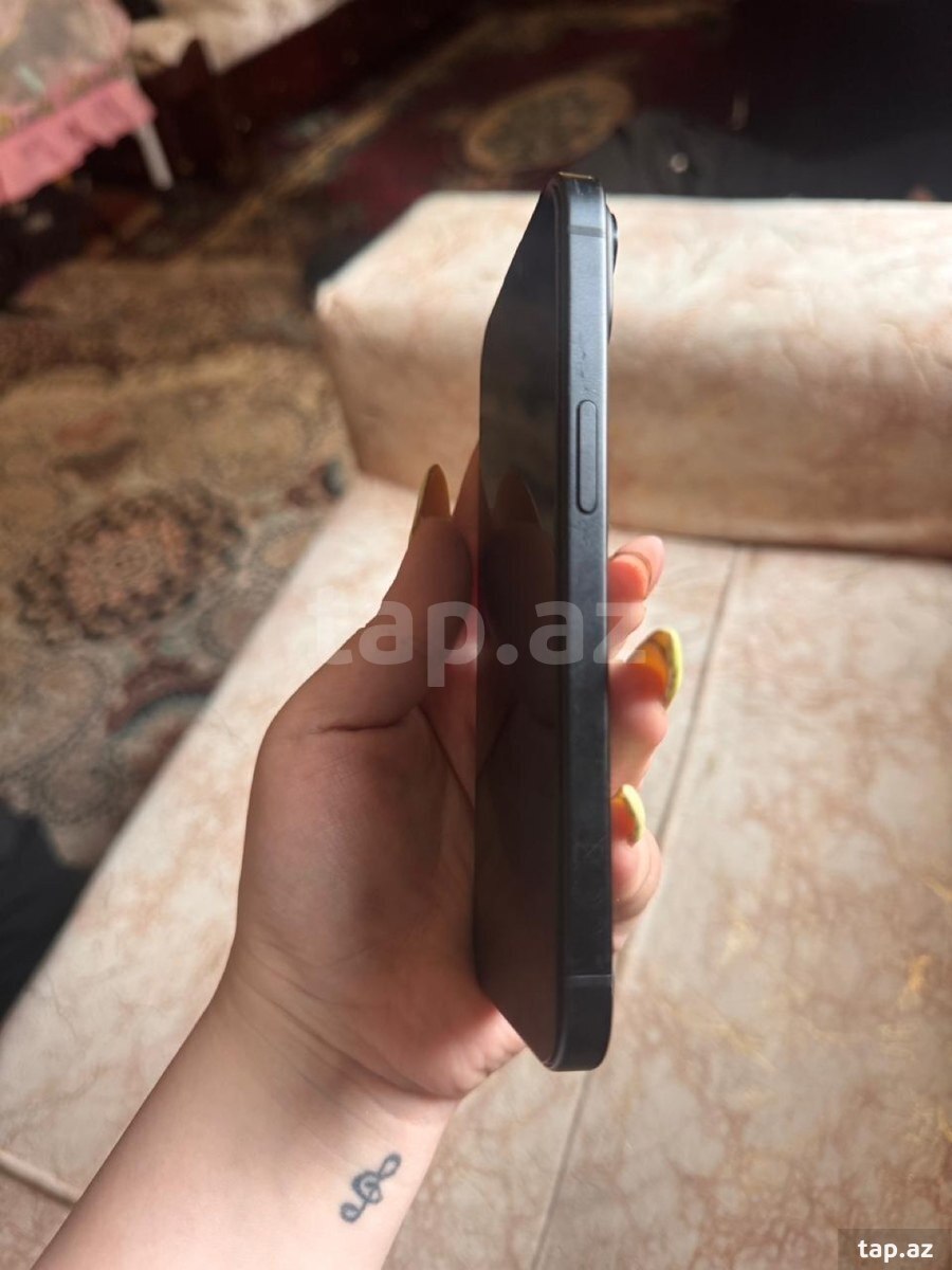 Apple iPhone 15 Black 128GB/6GB (2)
