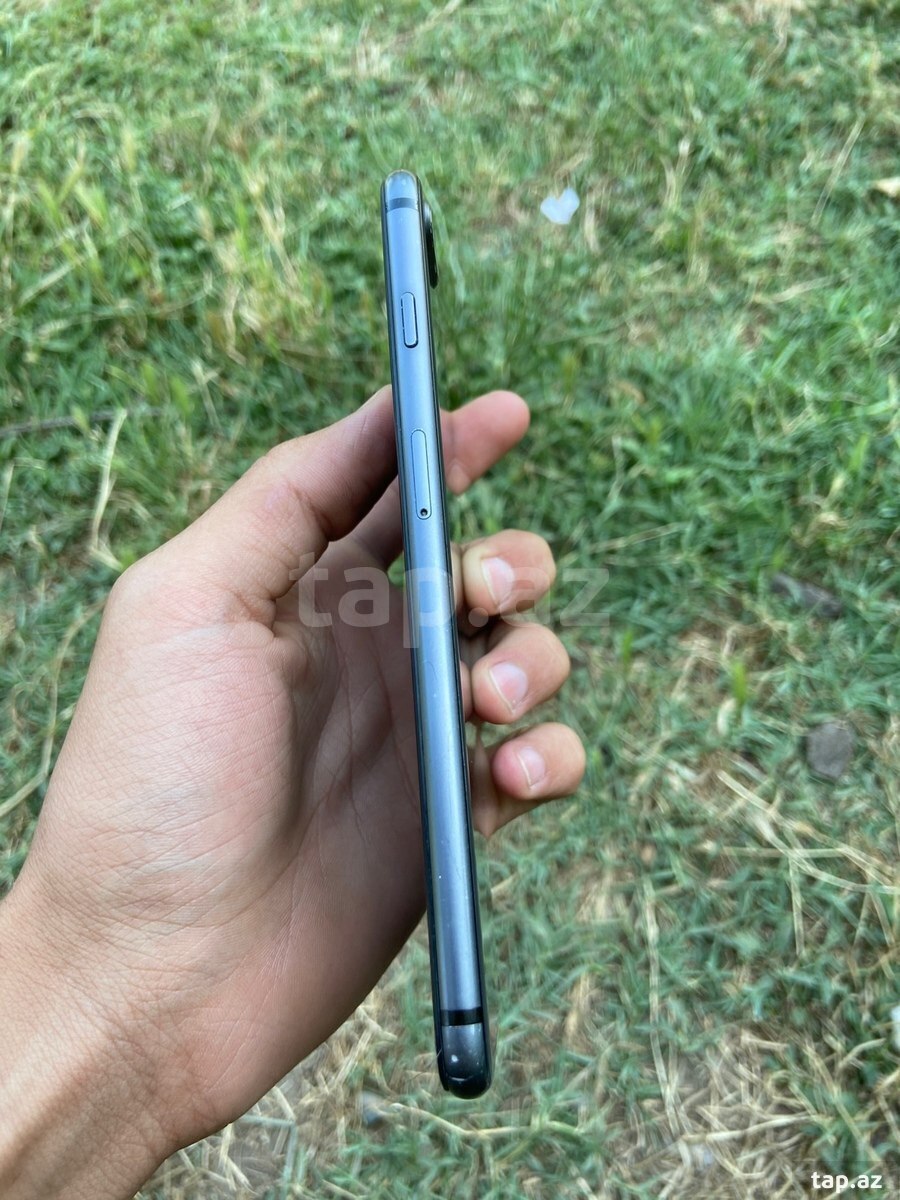 Apple iPhone 8 Plus Silver 64GB (7)
