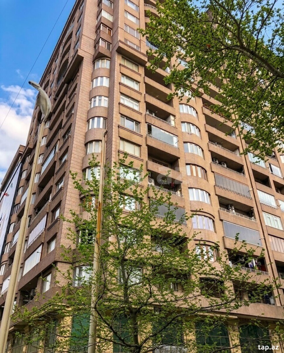 5-otaqlı yeni tikili, K.Səfərəliyeva küç., 300 m²