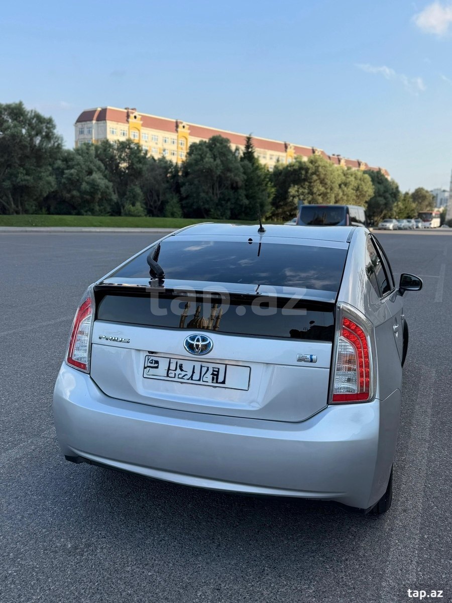 Toyota Prius, 2015 il (4)