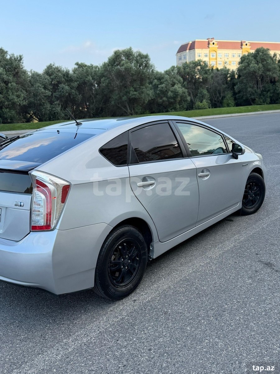 Toyota Prius, 2015 il (7)