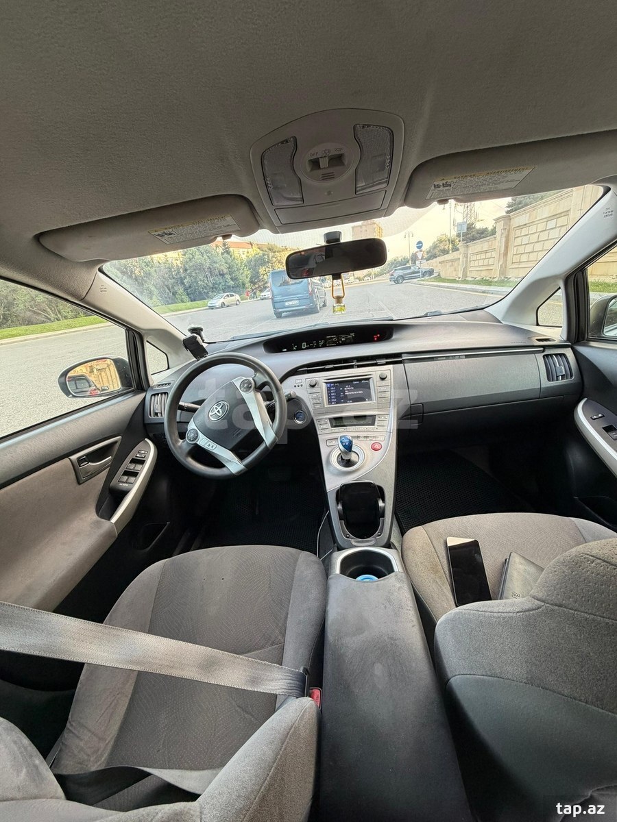 Toyota Prius, 2015 il (8)
