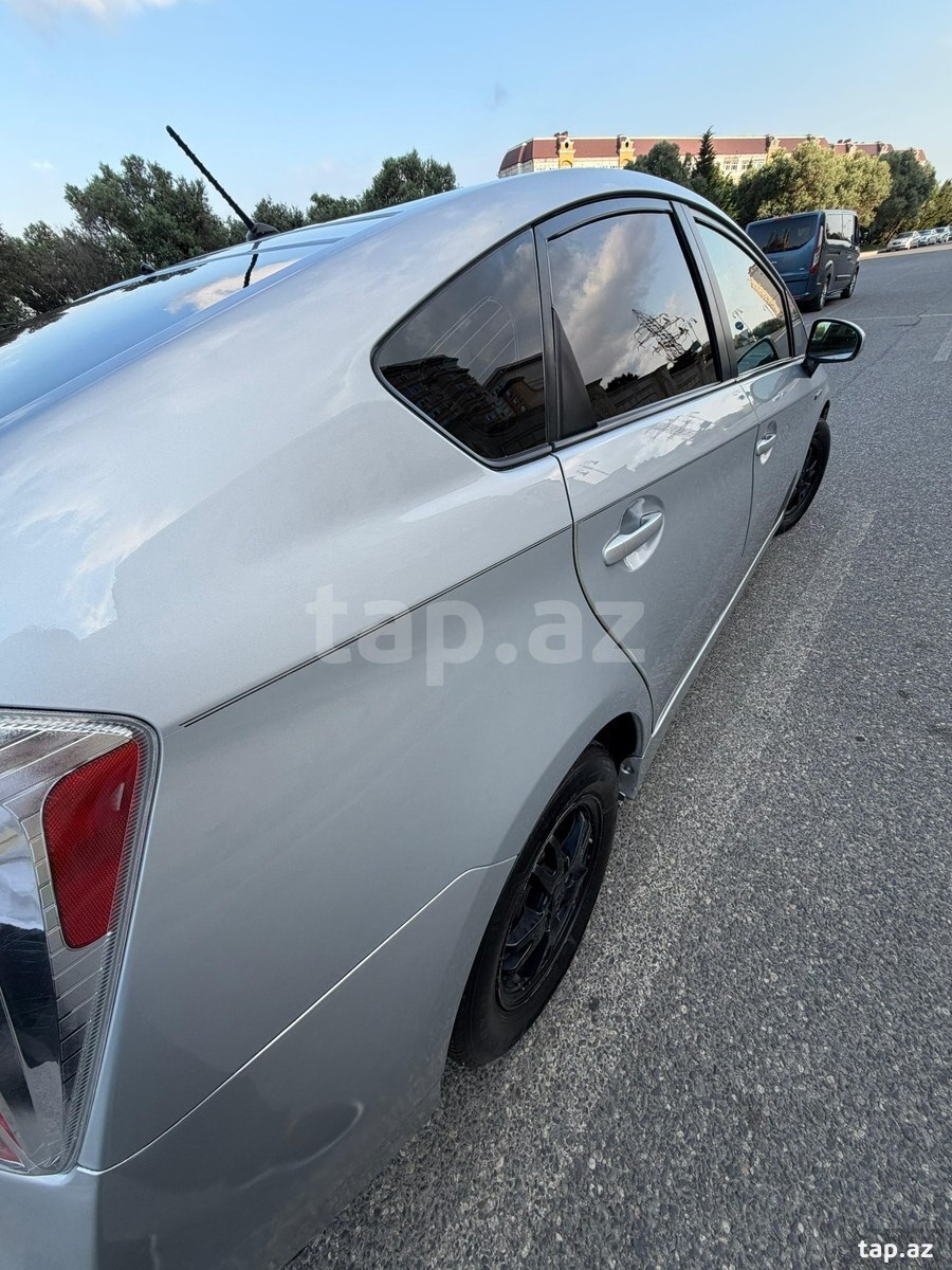 Toyota Prius, 2015 il (5)