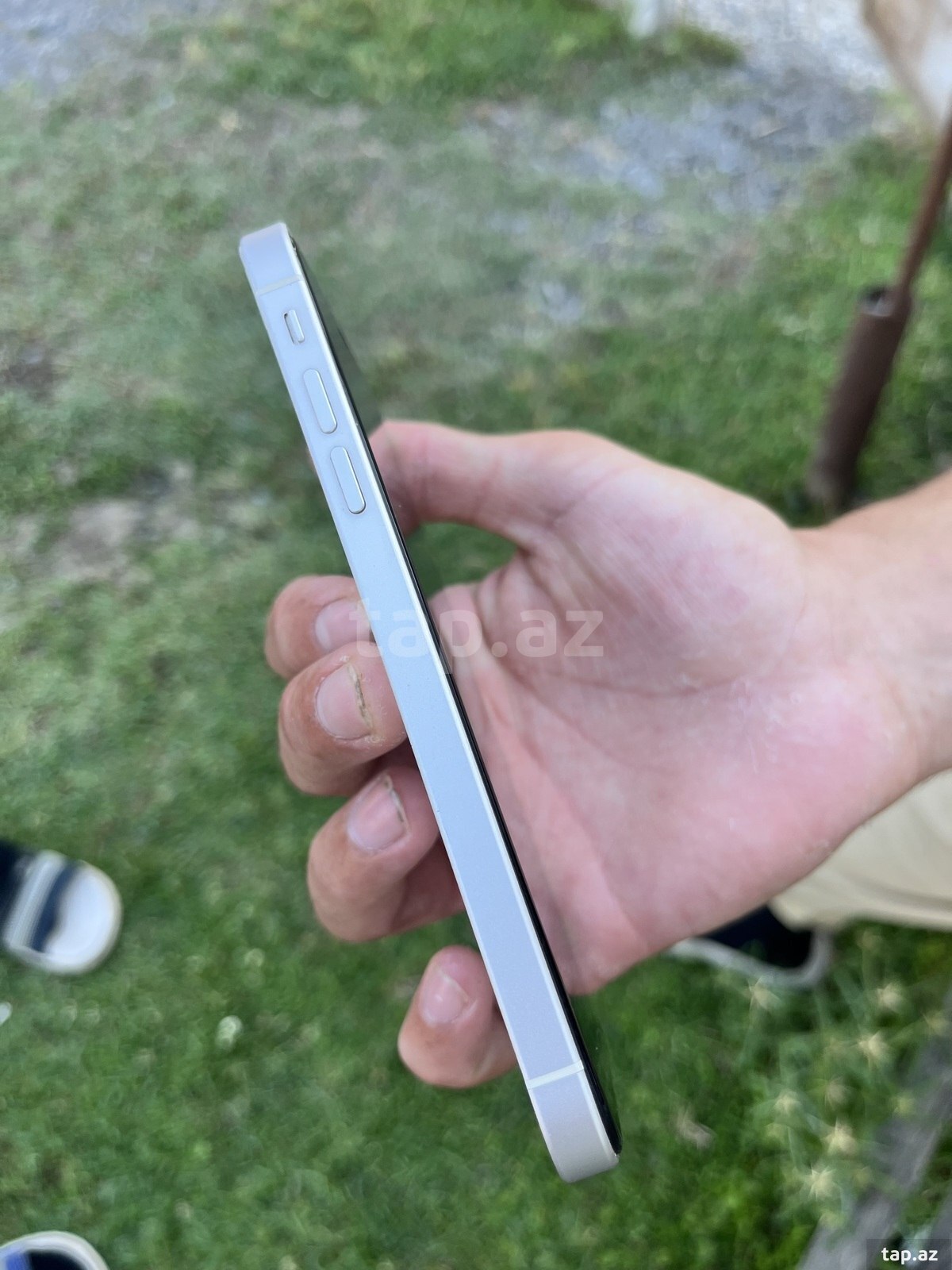 Apple iPhone XR White 64GB/3GB (3)