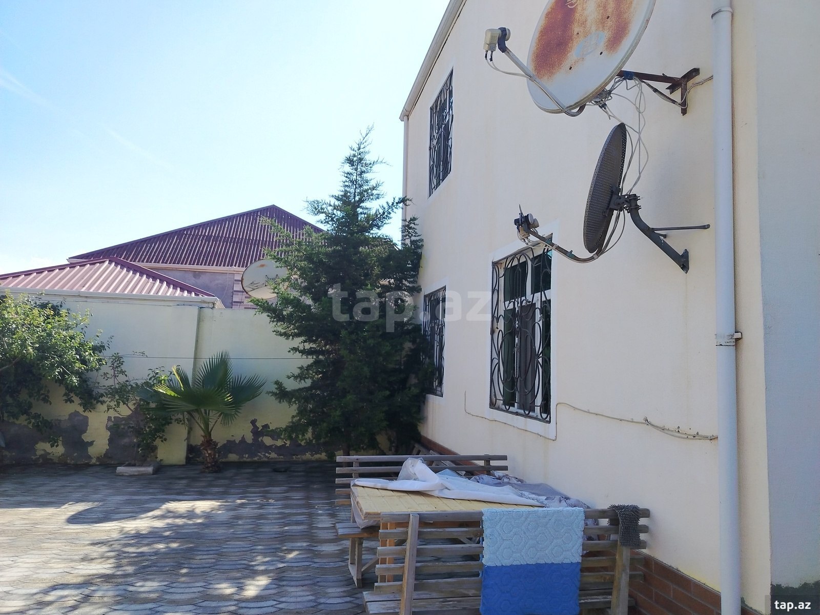 Həyət evi, Binə qəs. (2)