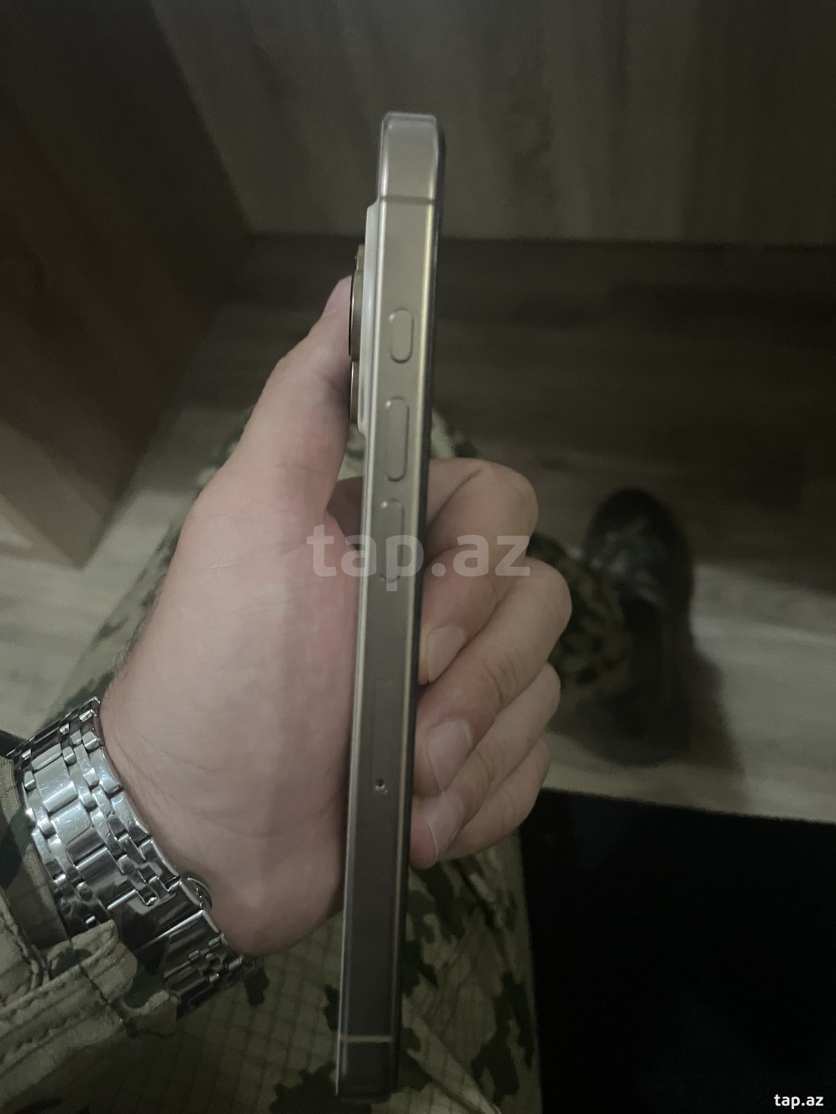 Apple iPhone 16 Pro Desert Titanium 256GB/8GB (2)