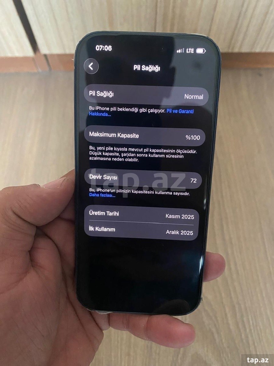 Apple iPhone 17 Pro Deep Blue 256GB/12GB (2)