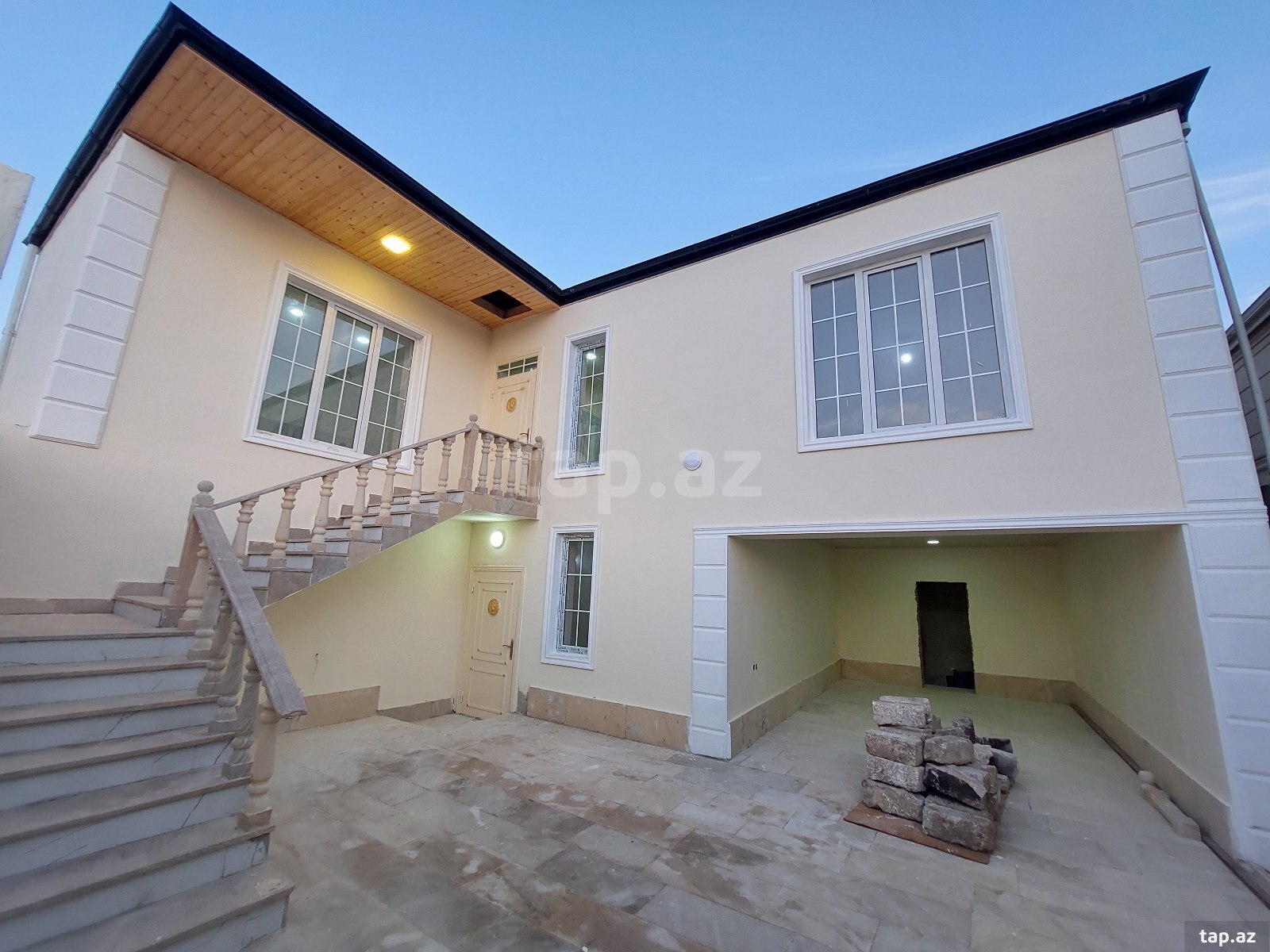 Həyət evi, Hövsan qəs. (2)