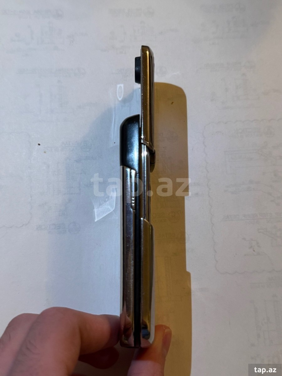 Nokia 8800 Silver (3)