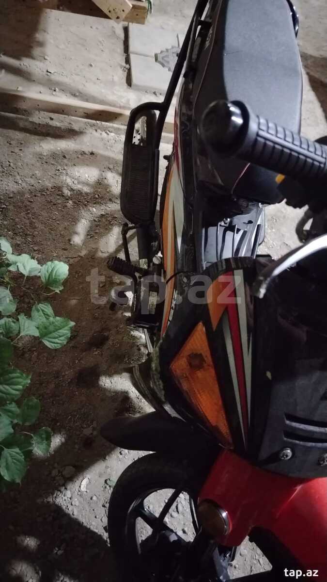 Moped, 2025 il (5)