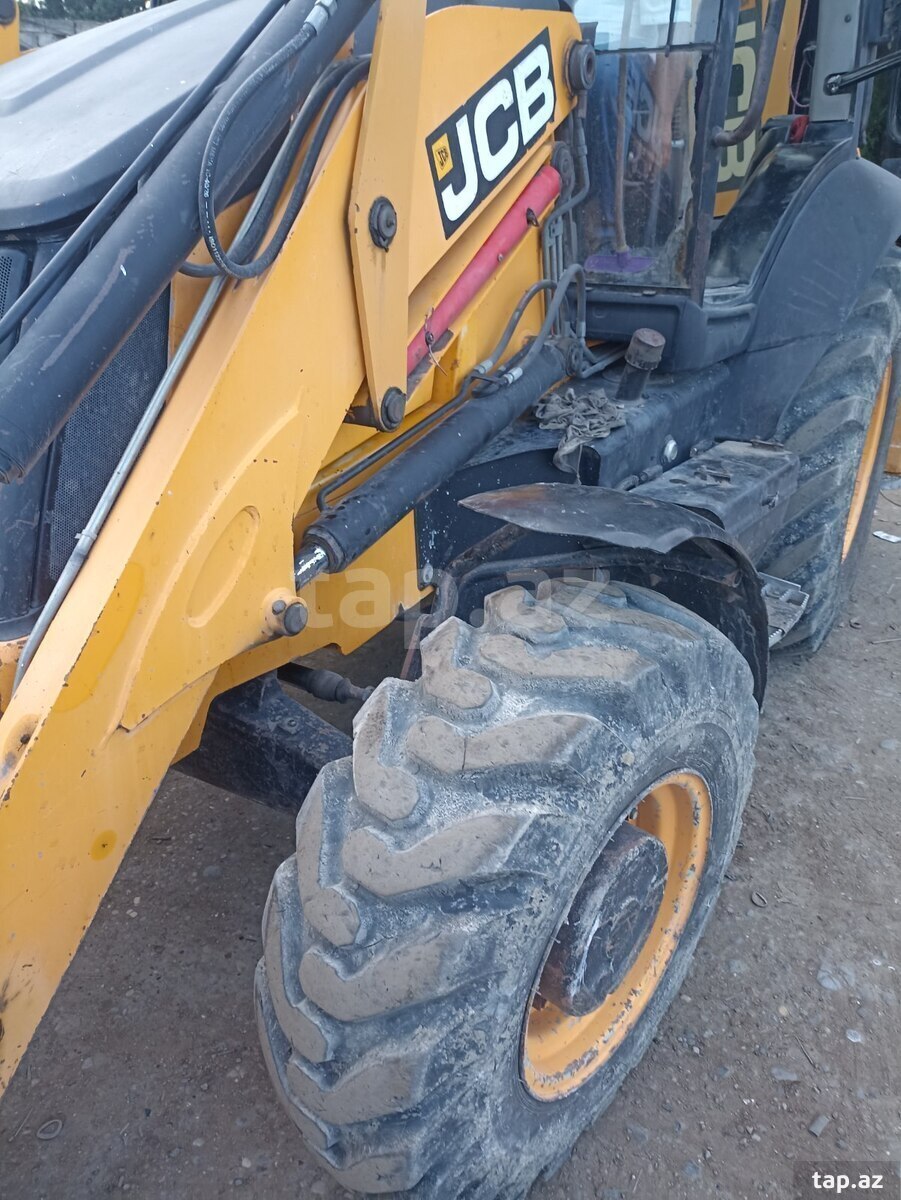 Ekskavator JCB, 2012 il (8)