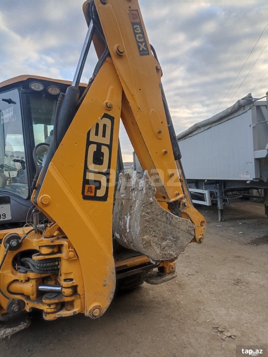 Ekskavator JCB, 2012 il (10)