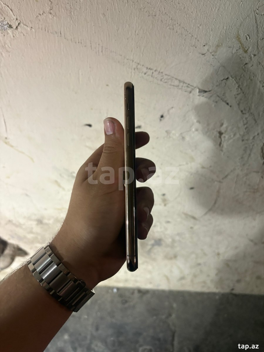 Apple iPhone 11 Pro Max Gold 256GB/4GB (3)