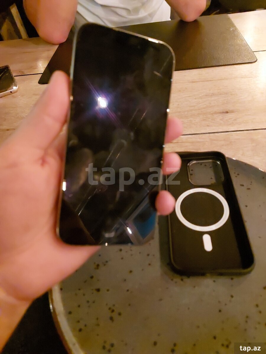 Apple iPhone 15 Pro Natural Titanium 1TB/8GB (2)