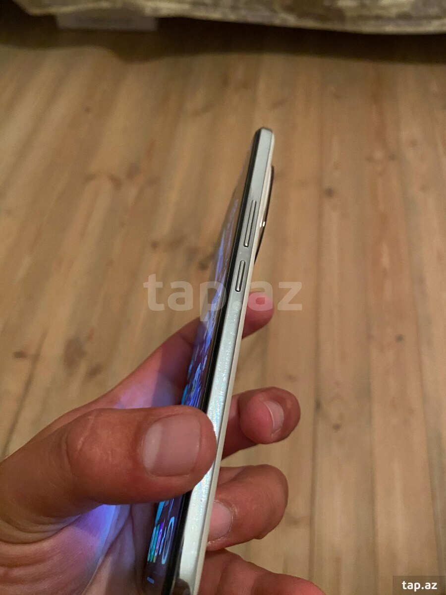 Honor 200 Silver 256GB/16GB (3)
