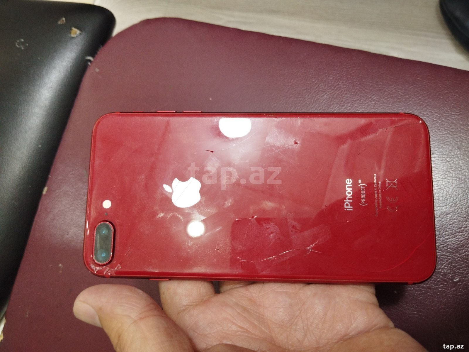 Apple iPhone 8 Plus Red 64GB (3)