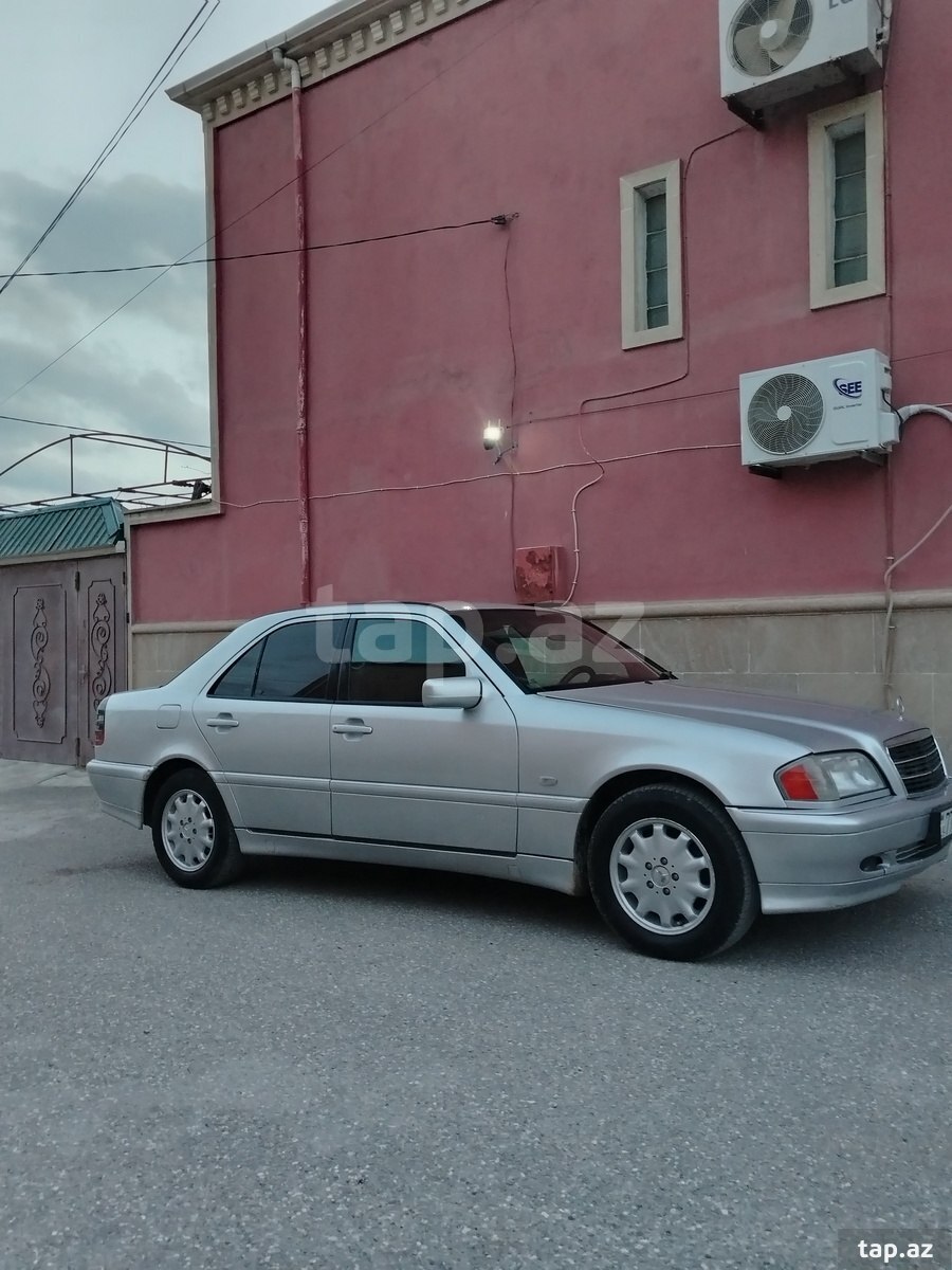 Mercedes 220 CE, 1998 il (4)