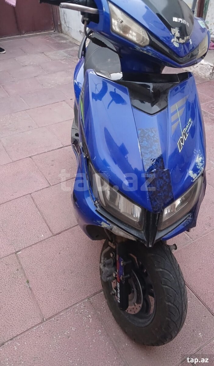 Moped, 2022 il (2)