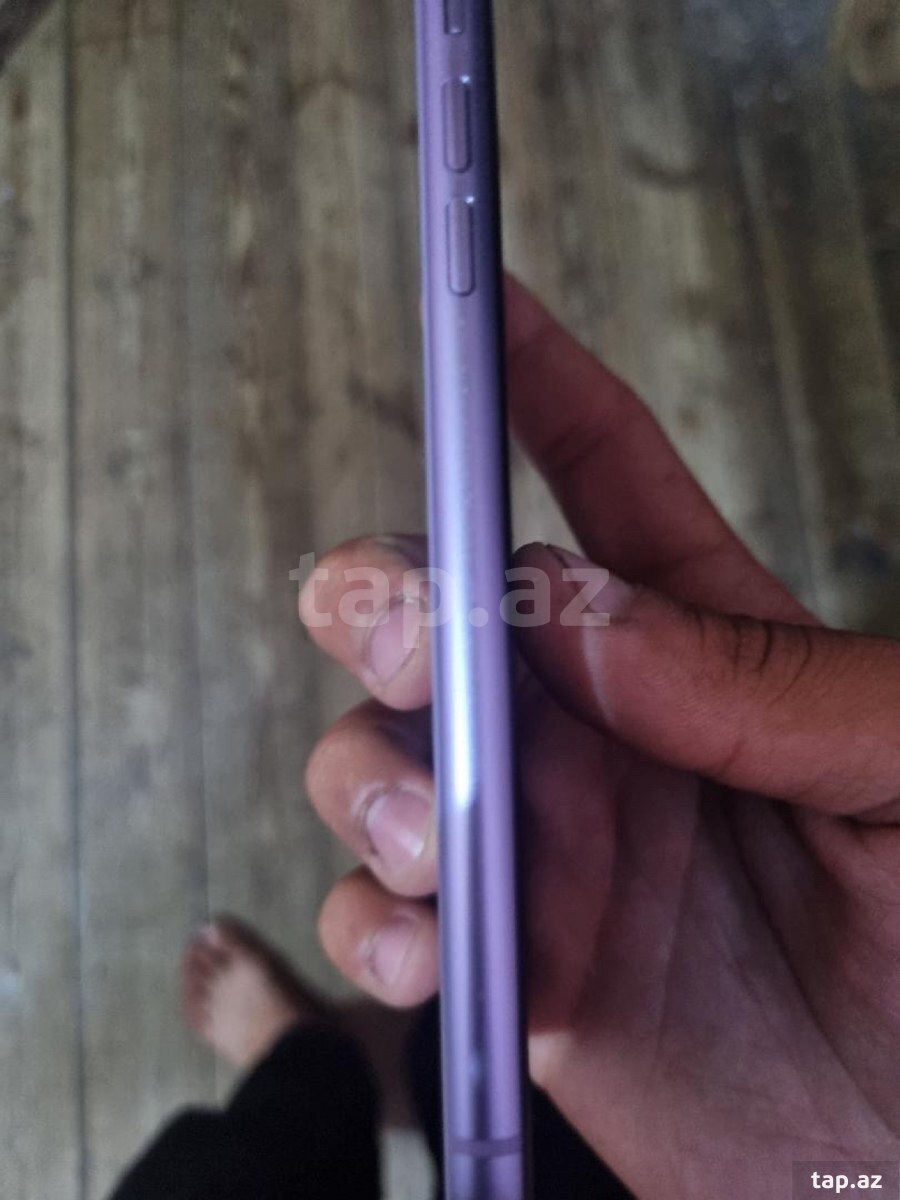 Apple iPhone 11 Purple 128GB/4GB (4)