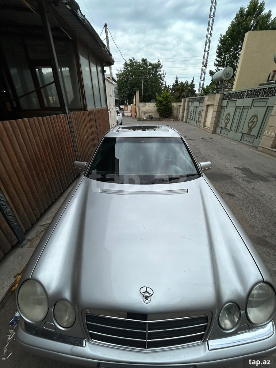 Mercedes E 230, 1996 il (6)
