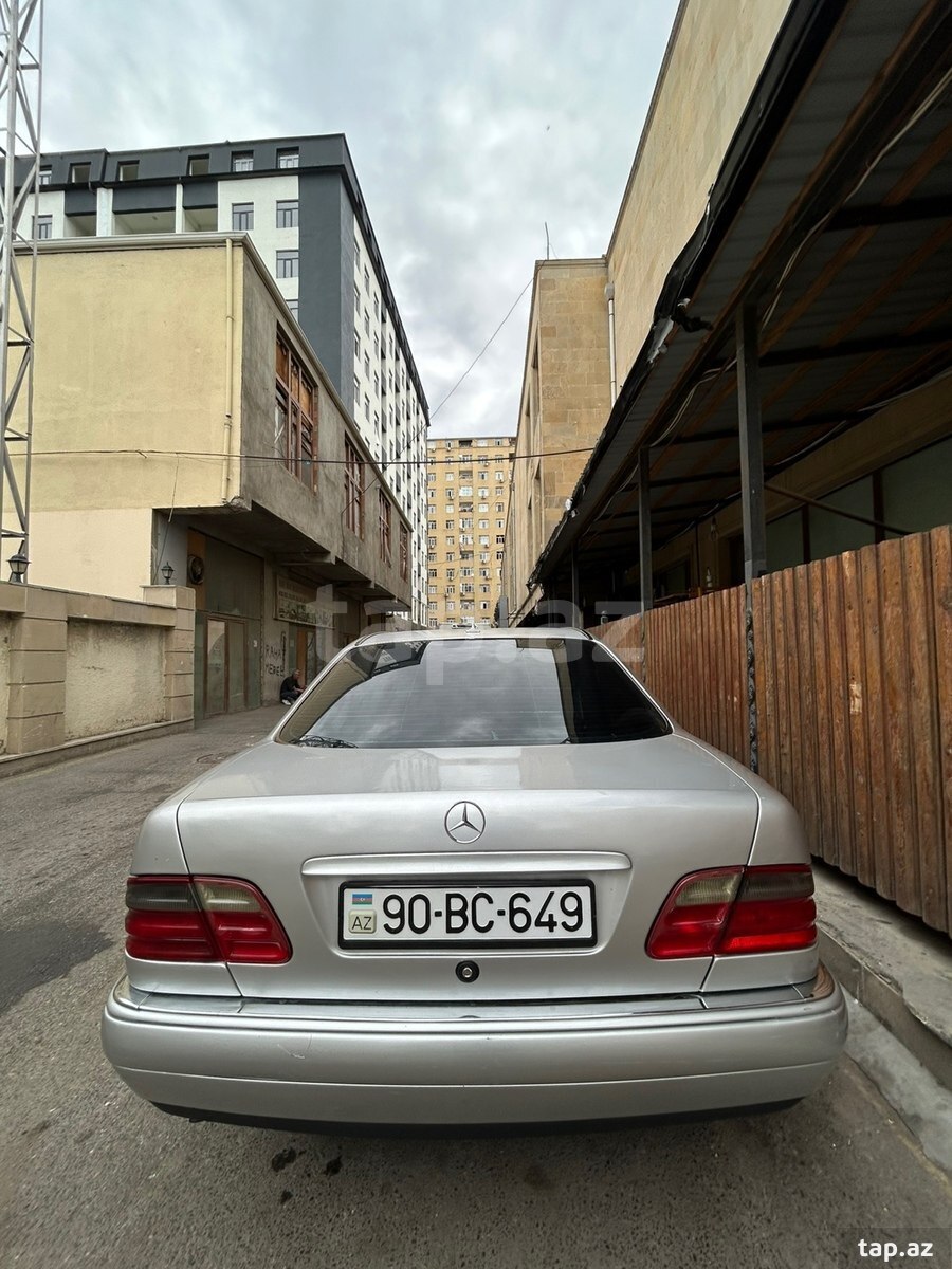 Mercedes E 230, 1996 il (4)