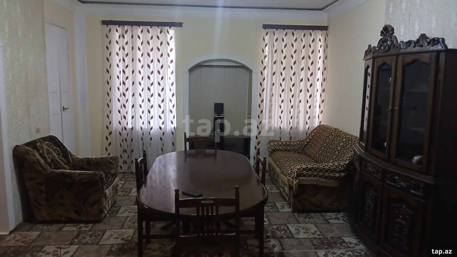 Həyət evi kirayə verilir, Elmlər Akademiyası m.