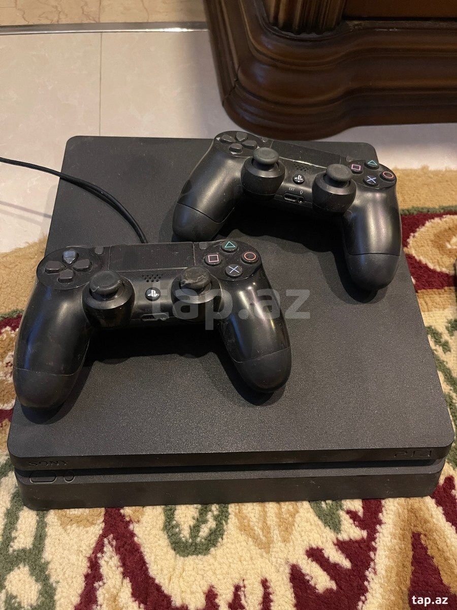 Sony PlayStation 4 Slim 