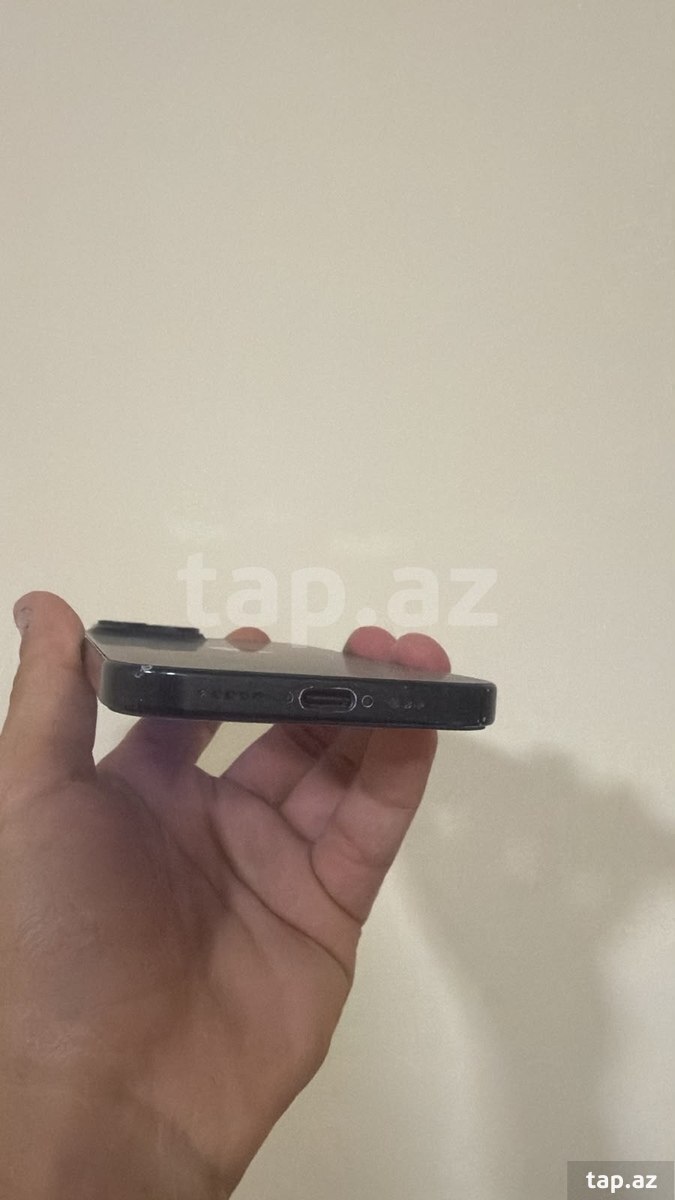 Apple iPhone 15 Black 128GB/6GB (4)