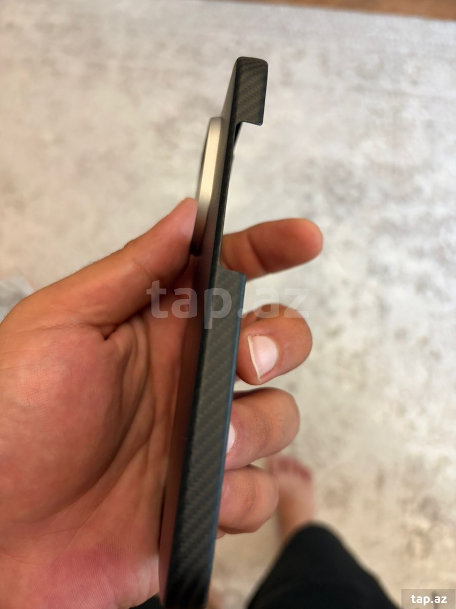 Apple iPhone 16 Pro Black Titanium 1TB/8GB (5)