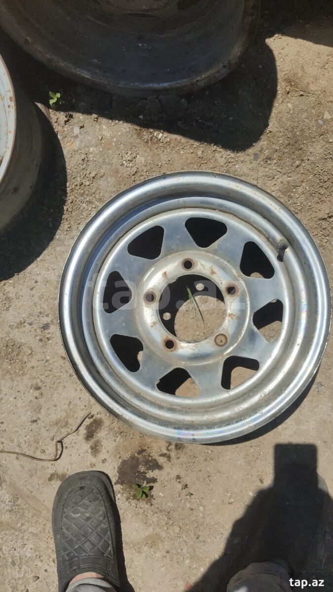 GAZ 24  diskləri 