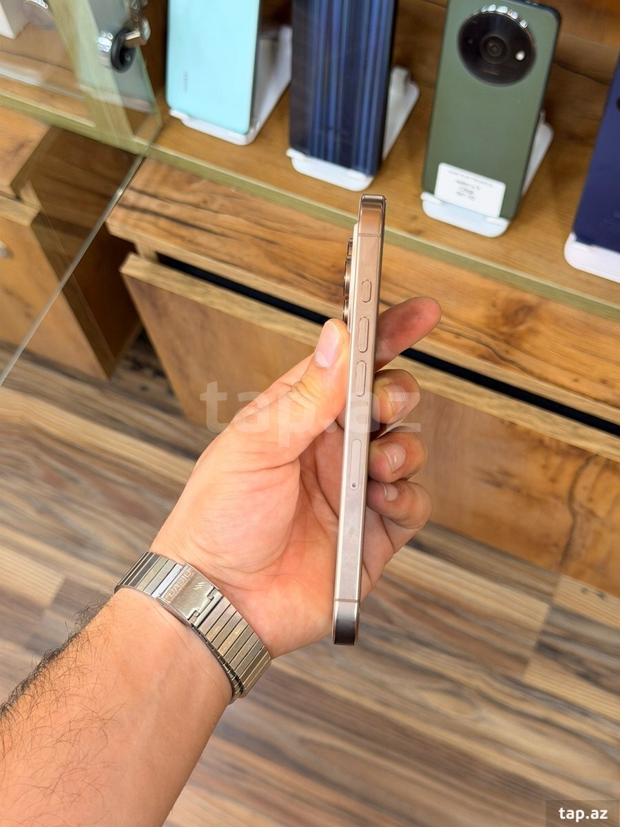 Apple iPhone 16 Pro Desert Titanium 128GB/8GB (3)