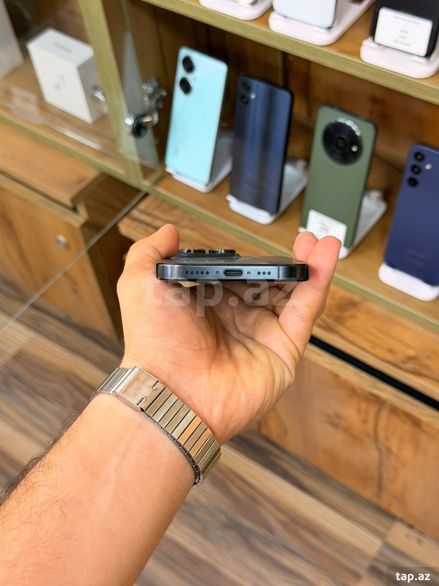 Apple iPhone 16 Pro Black Titanium 256GB/8GB (3)