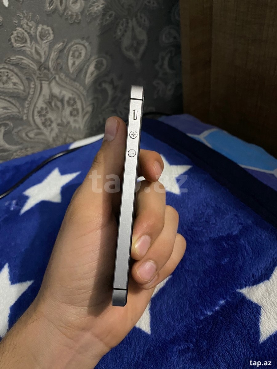 Apple iPhone SE Space Gray 32GB (5)