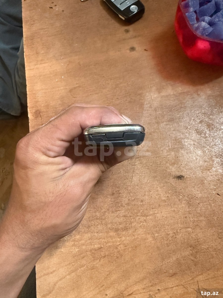 Nokia 8800 Silver (4)