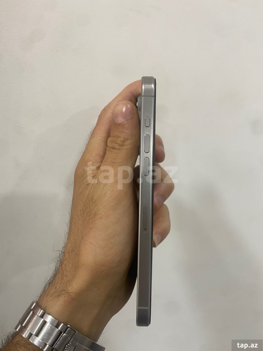 Apple iPhone 15 Pro Max Natural Titanium 512GB/8GB (6)
