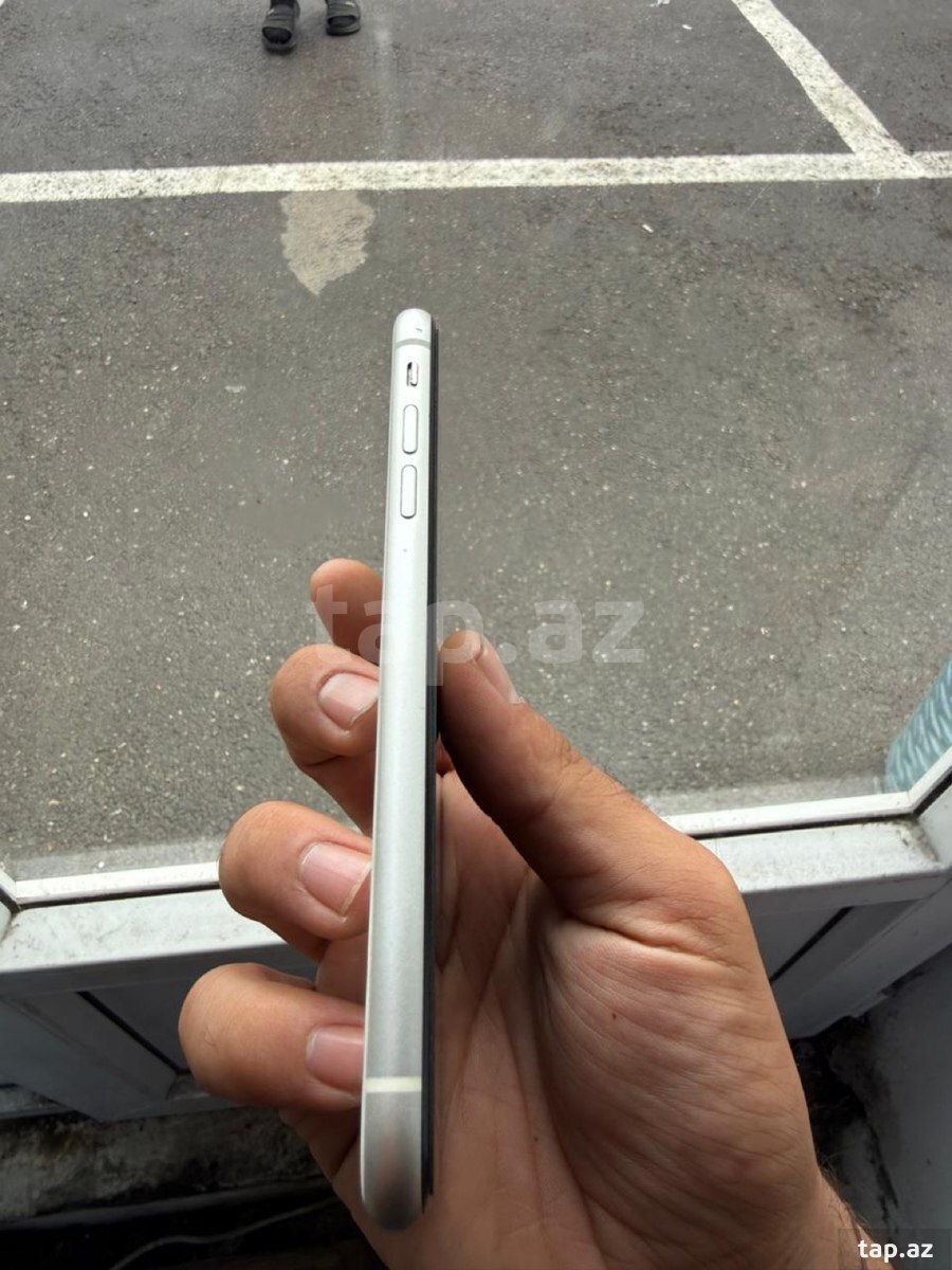 Apple iPhone 11 White 128GB/4GB (4)