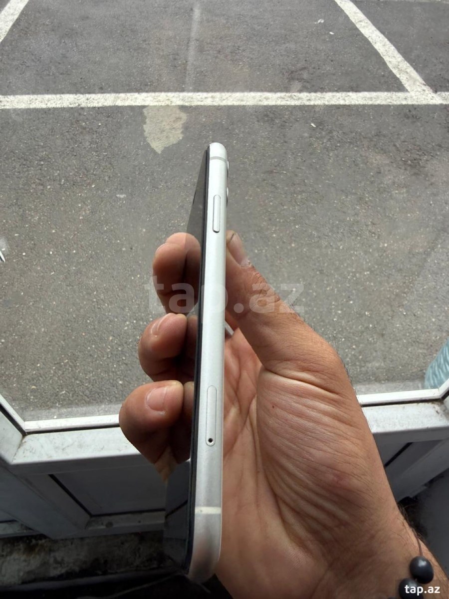 Apple iPhone 11 White 128GB/4GB (3)