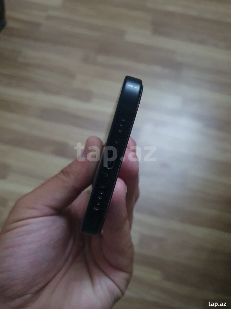 Apple iPhone 15 Black 128GB/6GB (2)
