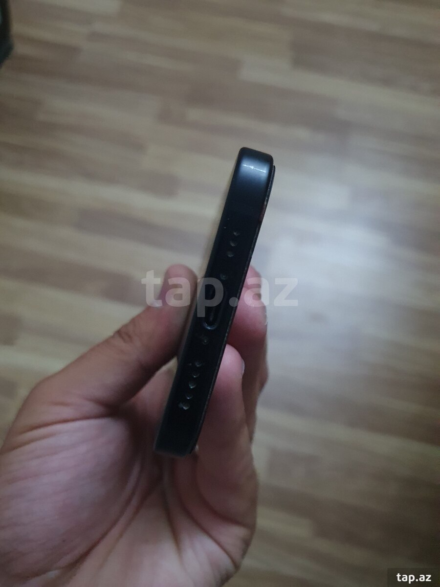 Apple iPhone 15 Black 128GB/6GB (4)