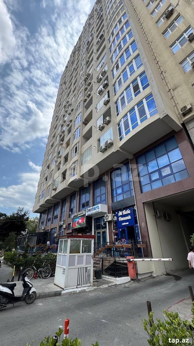 7-otaqlı yeni tikili, Nəcəfqulu Rəfiyev küç., 320 m²