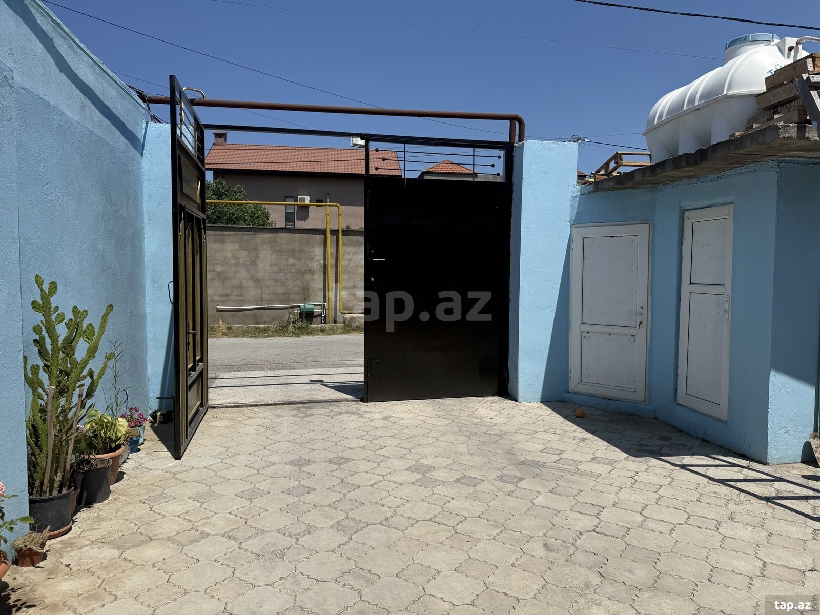 Həyət evi, Buzovna qəs. (16)