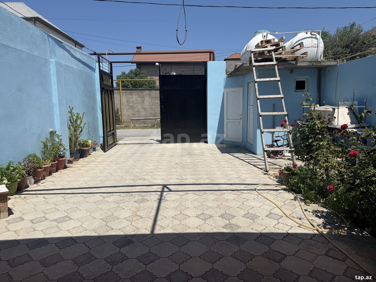 Həyət evi, Buzovna qəs. (17)