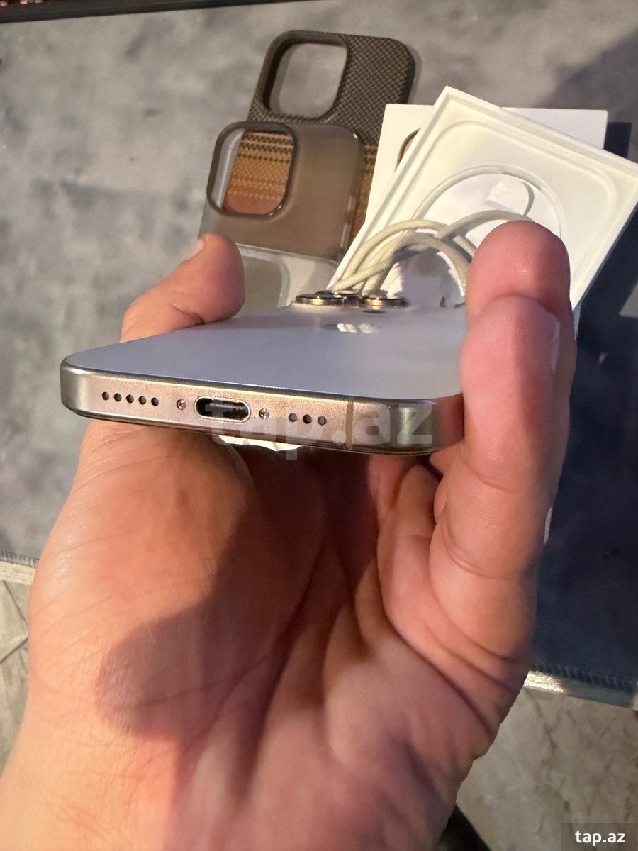 Apple iPhone 16 Pro Desert Titanium 128GB/8GB (3)