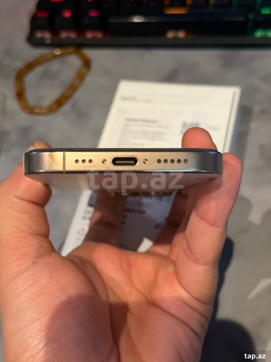 Apple iPhone 16 Pro Desert Titanium 128GB/8GB (10)