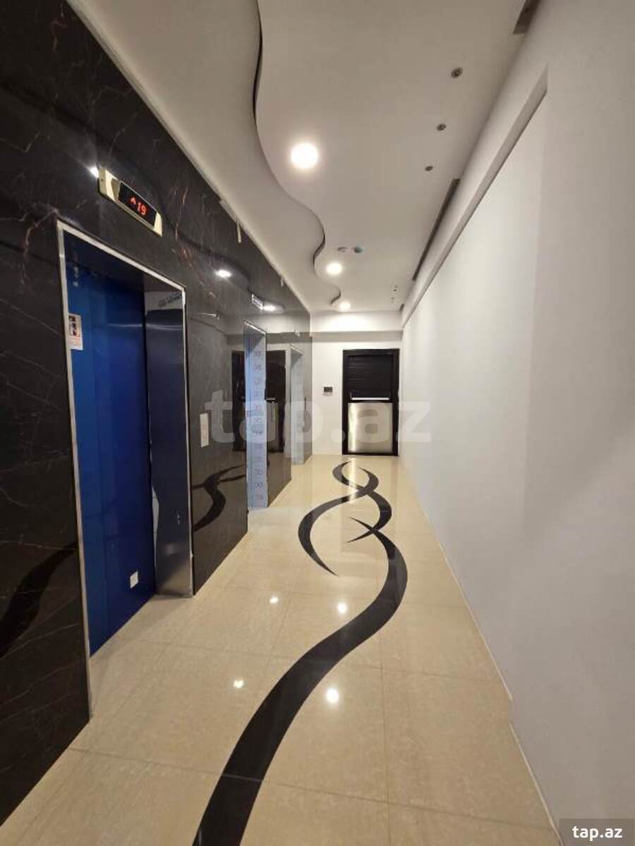 4-otaqlı yeni tikili, Elmlər Akademiyası m., 207 m²