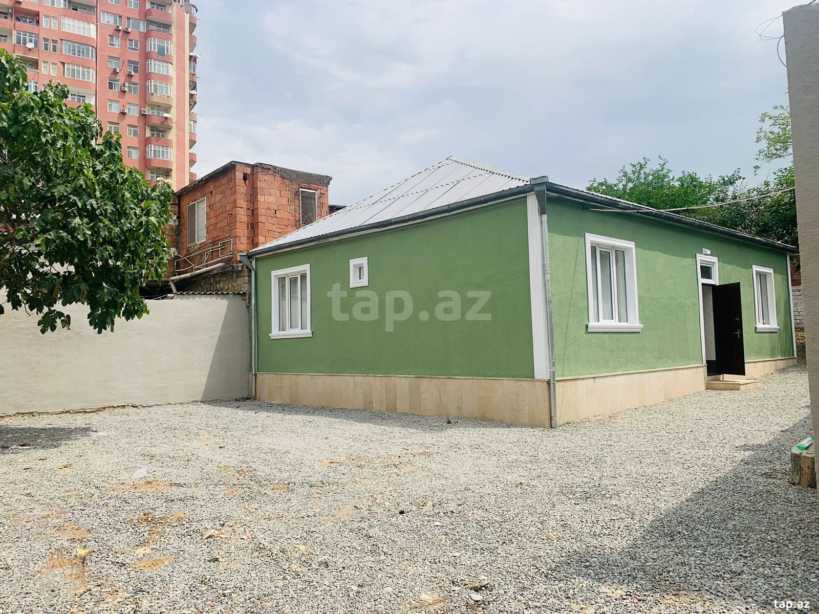 Həyət evi, İnşaatçılar m. (16)