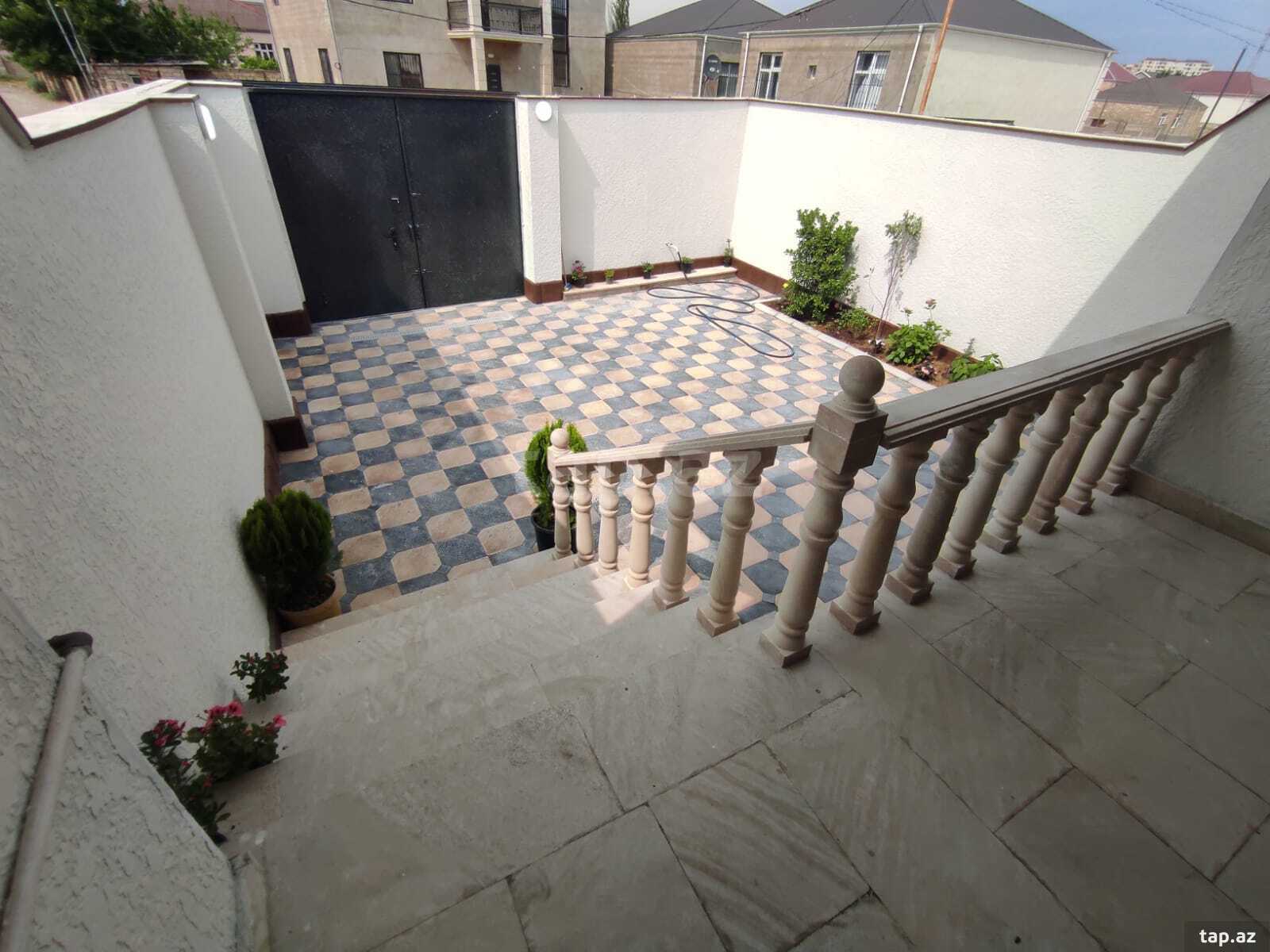 Həyət evi, Saray qəs. (9)