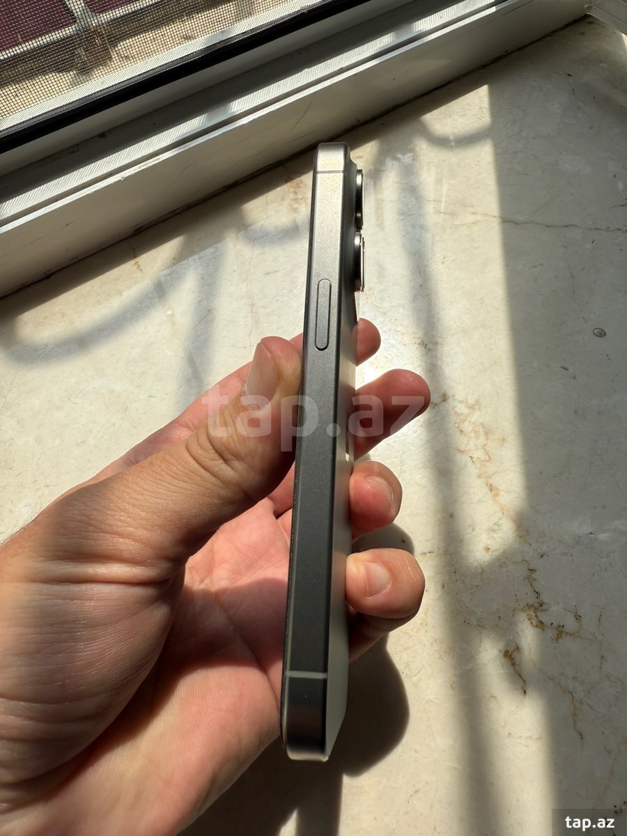 Apple iPhone 15 Pro Black Titanium 128GB/8GB (3)