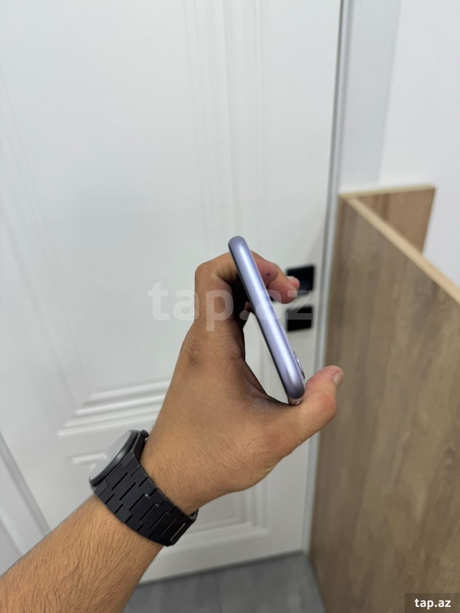 Apple iPhone 11 Purple 128GB/4GB (4)